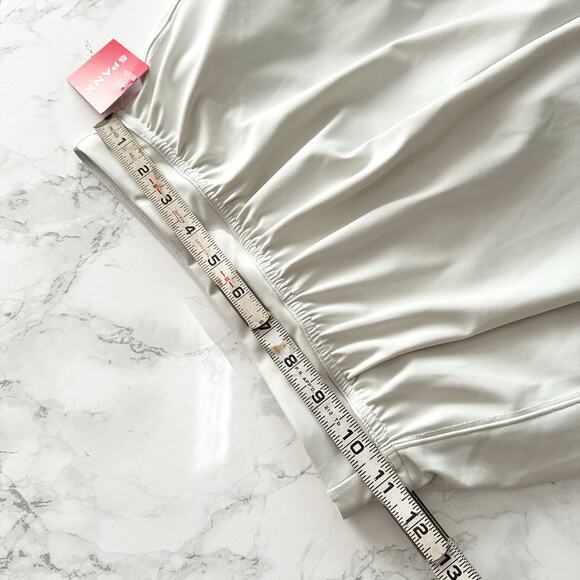 Spanx Booty Boost Active Skirt Around Knee Leggings women’s size XS NEW - Picture 9 of 12